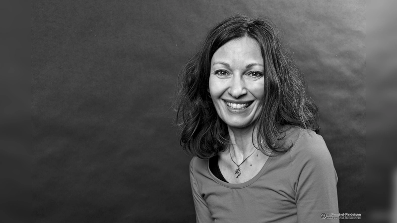 Carola Wegerle hat neben dem Studium der Indologie, Islamwissenschaft und Ethologie die Schauspielschule im Studio Haller in Heidelberg besucht. (Foto: VA)