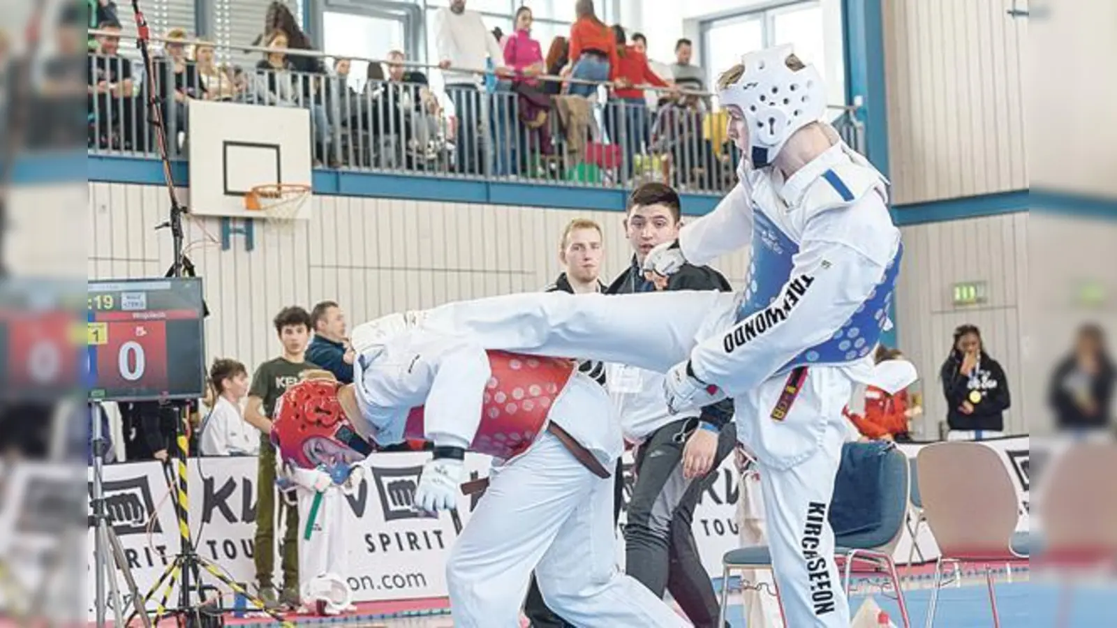 Die Kirchseeoner auf Erfolgskurs: Marvin Greue mit der blauen Weste im Einzug ins Finale. 	 (Foto: Markus Thieme)