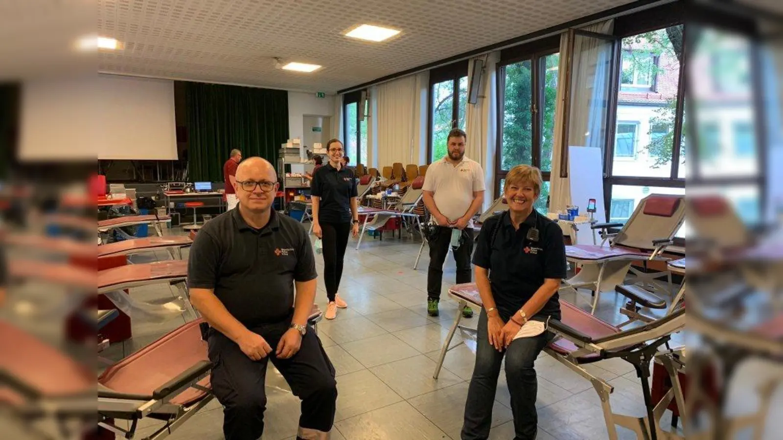 Setzen sich beim BRK Dachau ein: Dieter Ebermann und Angelika Gumowski (beide vorne), Corinna Mauermayer und Philipp Sosna (beide hinten). (Foto: BRK)