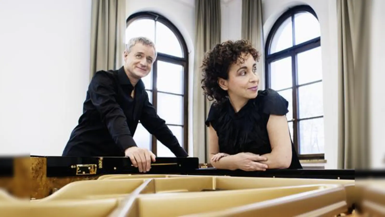 Zwei Musiker mit einer gemeinsamen Seele: Yaara Tal und Andreas Groethuysen begeistern ihr Publikum immer wieder in ungeahnter Harmonie. 	  (Foto: © Michael Leis)