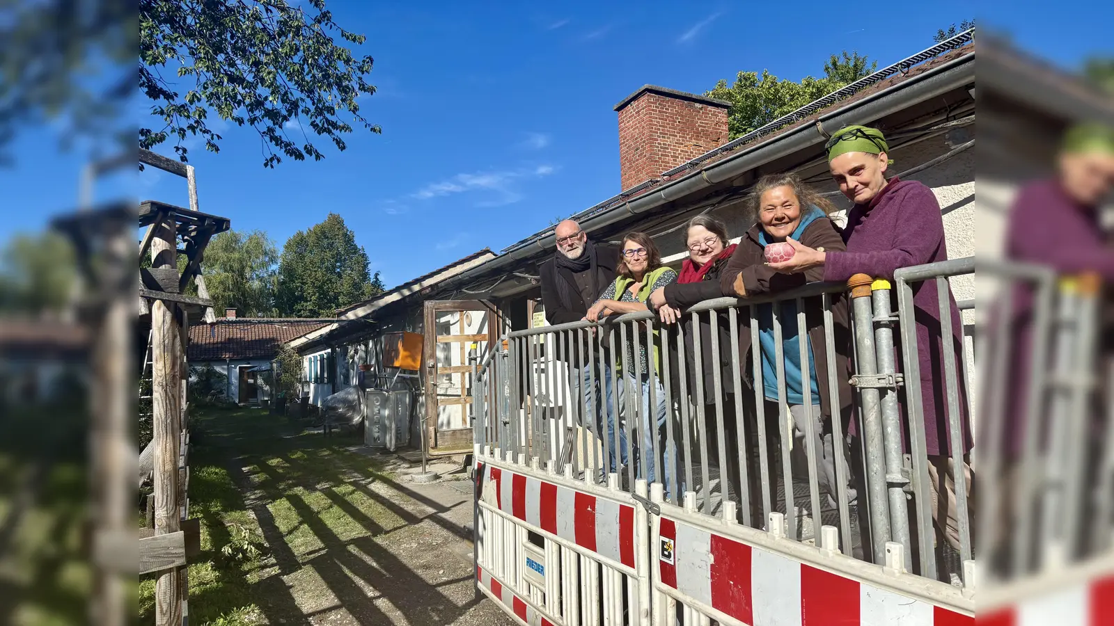 Atelierfest mit Baustellencharakter: Jochen Splett, Stefanie Hirt, Anja Callam, Renate Maier und Alexandra Hendrikoff (v.l.) sind Teil der Künstlergemeinschaft in der Ehrenbürgstraße und werden am kommenden Wochenende ihre Ateliers öffnen. (Foto: Ulrike Seiffert)