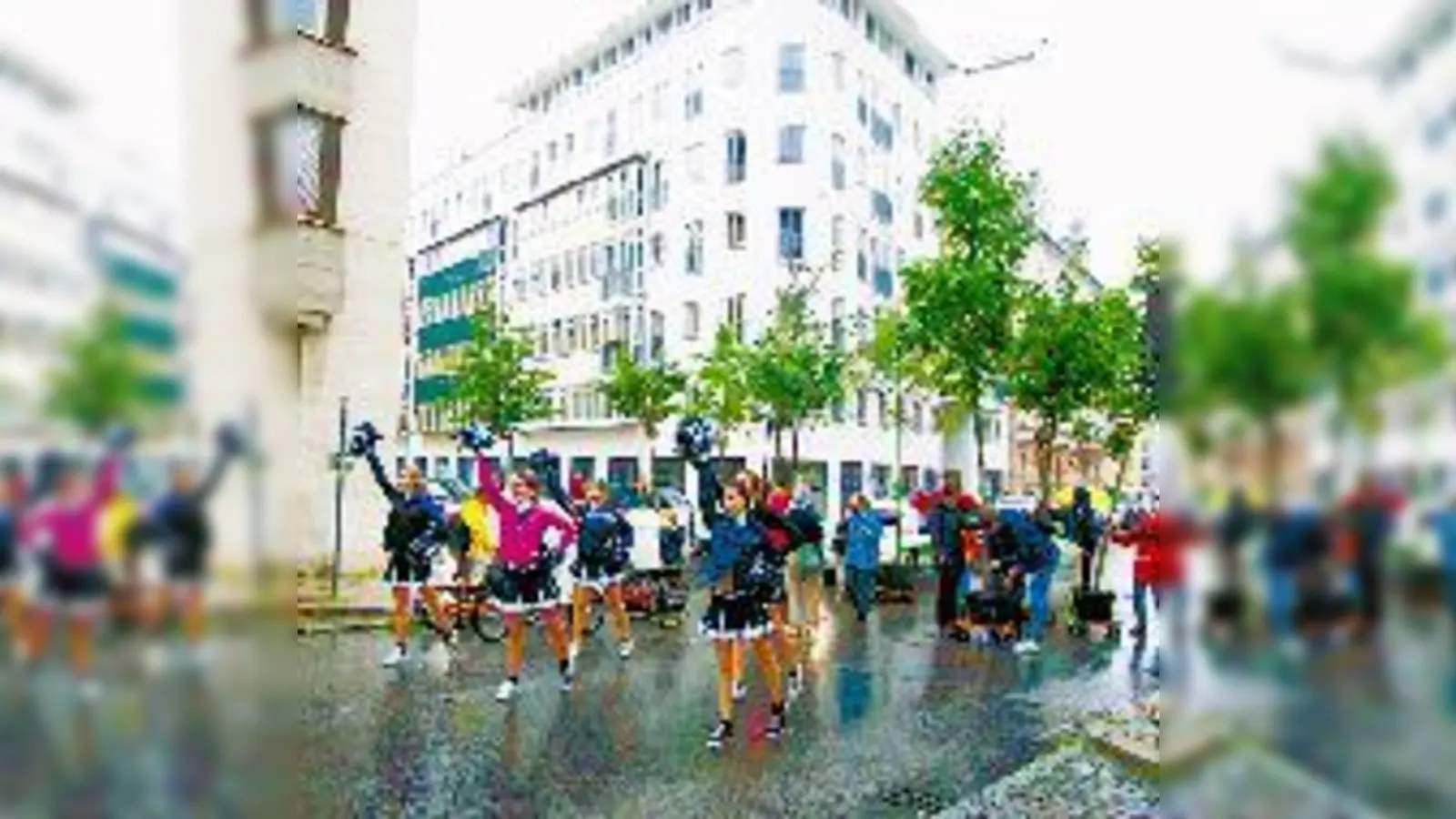 Bäume und Aktivisten trotzten dem Regen.	 (Foto: aw)