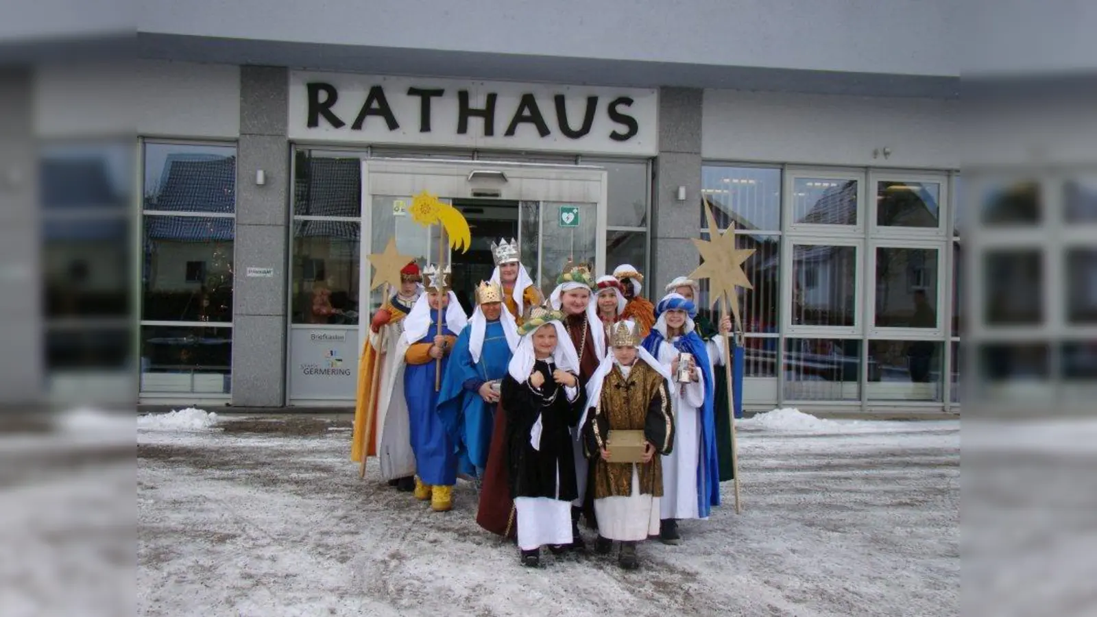Im vergangenen Jahr haben die Sternsinger den Segen auch ins Germeringer Rathaus gebracht. (Foto: pst)