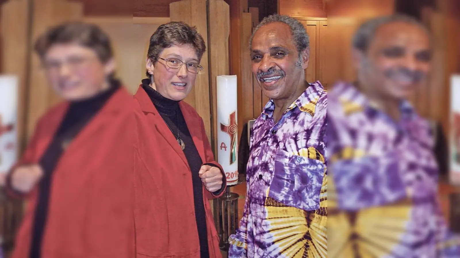 Gospelsänger Simon Sugaray Son mit Pfarrerin  Katrin Frowein. 	 (Foto: Alexander Bautzmann)