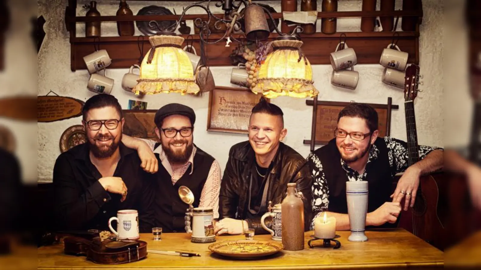 Am Donnerstag, 4. Oktober, heizen die Jungs von Django 300 im Ampere ein. (Foto: MW)