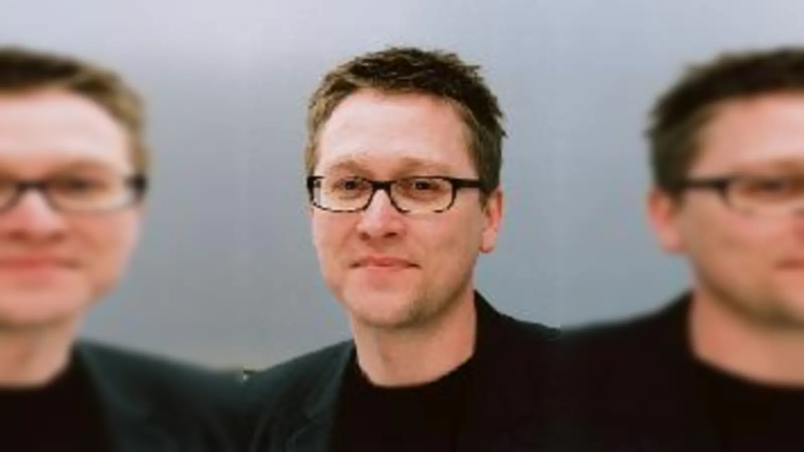 Jan Weiler liest aus seinen neuen Texten  im Jugendzentrum »Gleis 1«.	 (Foto: Susanne Schleyer)