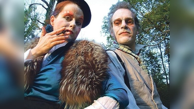 Den Wald als Sumpf menschlischer Begierden und Abgründe präsentiert das Theater des hölzernen Gelächters.	 (Foto: VA)