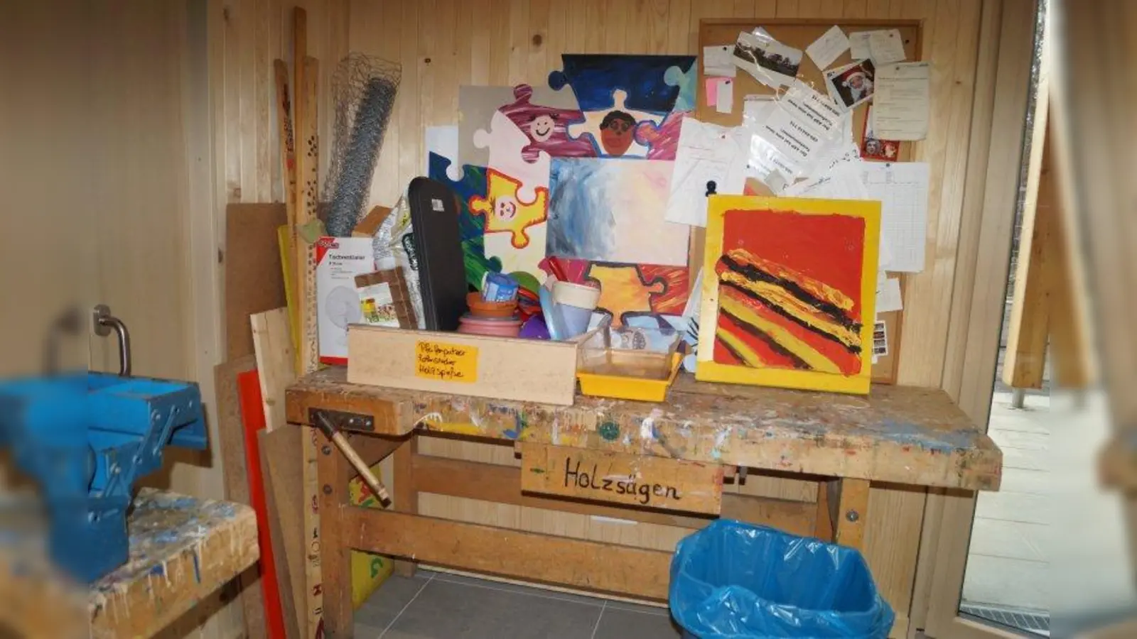 Allerhand Werkzeug und Bastelmaterial findet sich in der Werkstatt im neuen Spielhaus. (Foto: pst)