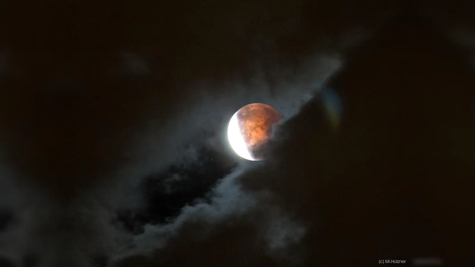 Nach Juli 2018 gibt es am 21. Januar in München schon wieder eine Mondfinsternis zu sehen. (Foto: Michael Holzner)