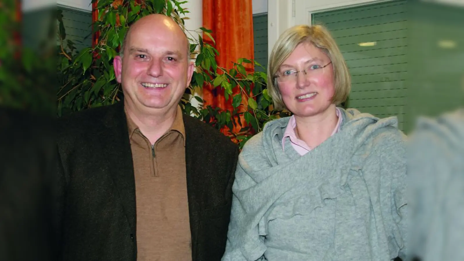 Freuten sich über die gelungene Veranstaltung zum Thema Homöopathie: Apotheker und Heilpraktiker Hans Wilhelm und die Apothekerin der Ubo-Apotheke Birgit Zuleeg. (Foto: SD)