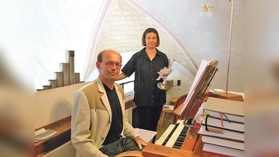 Olivia Kunert an der Trompete und an der Orgel Adolph Heitz gestalten das festliche Konzert.	 (Foto: VA)