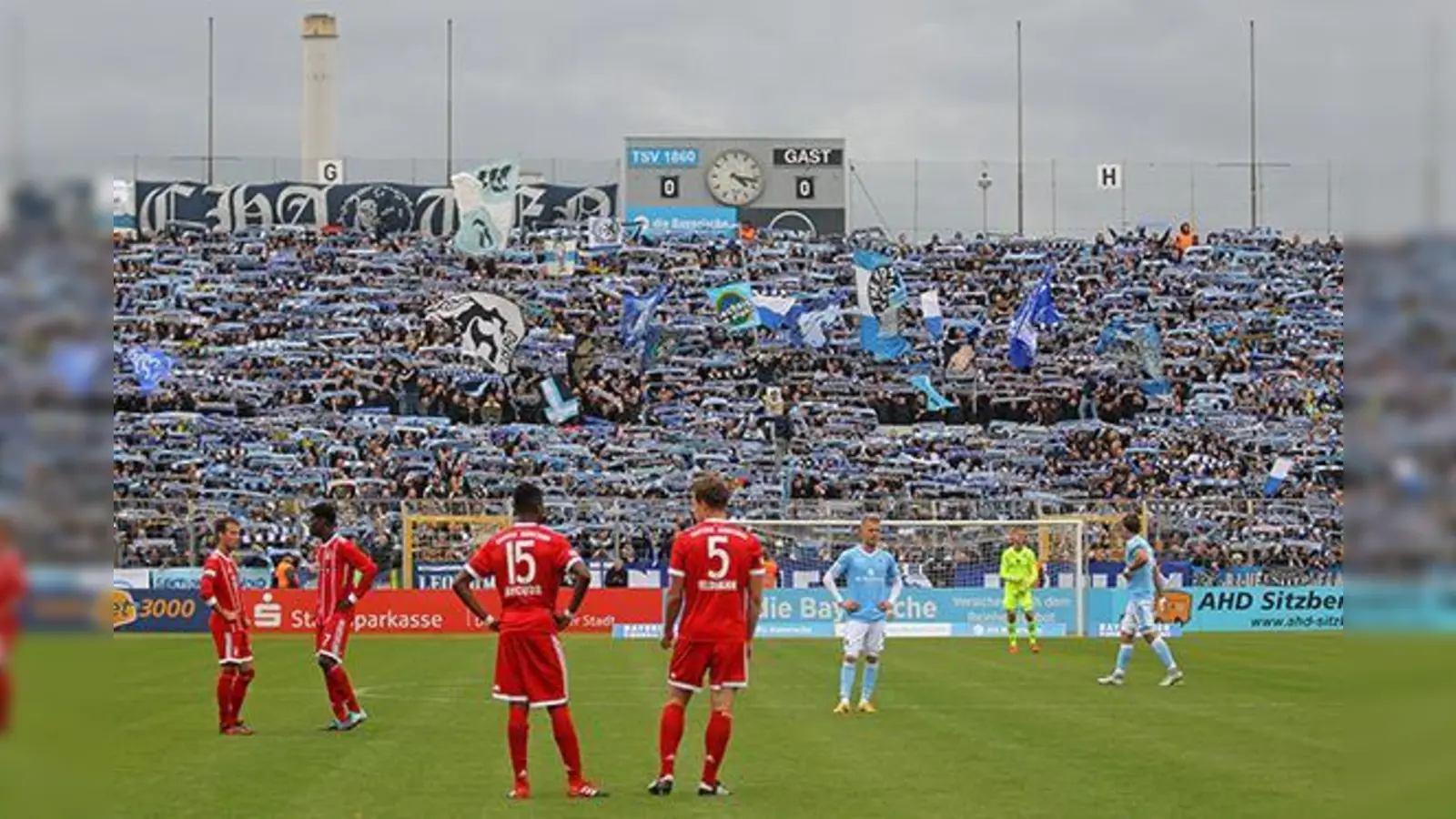 Derbystimmung: Grünwalder Stadion.  (Foto: Anne Wild)