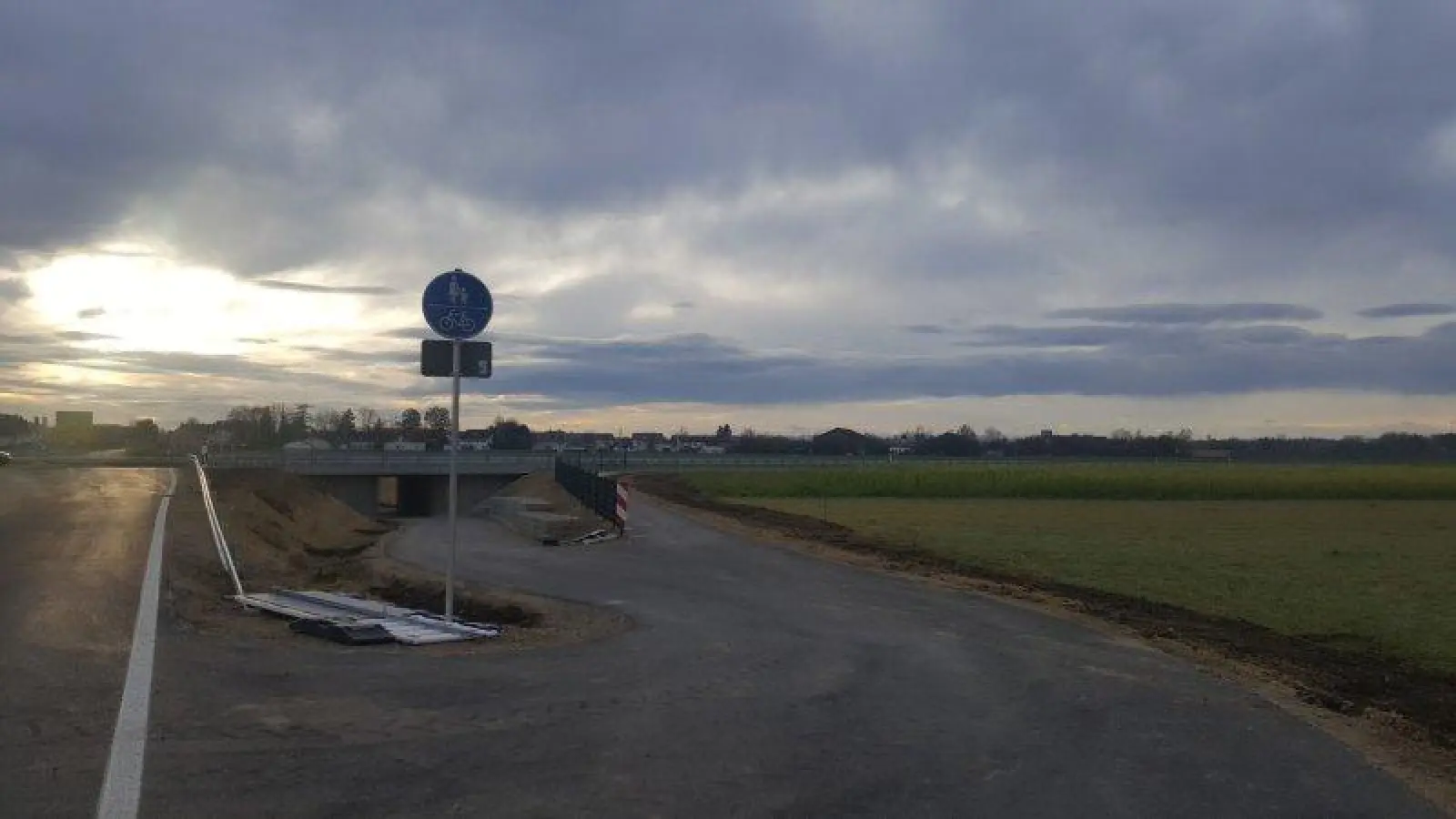 Das ist keine Durchfahrt - Bürger haben bei der Bürgerversammlung angeprangert, dass einige Pkw-Fahrer die Unterführungen der Westumfahrung als Abkürzung zu nutzen. (Foto: Huss-Weber)
