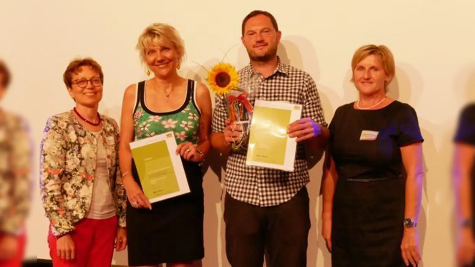 Irmgard Reischl (Leiterin der Vernetzungsstelle Kita- und Schulverpflegung), Claudia Osterkamp-Baerens (Coach), Matthias Reis (Verpflegungsbeauftragter), Katharina Binsteiner (Behördenleitung AELF Ebersberg (v.l.)   (F: VA)
