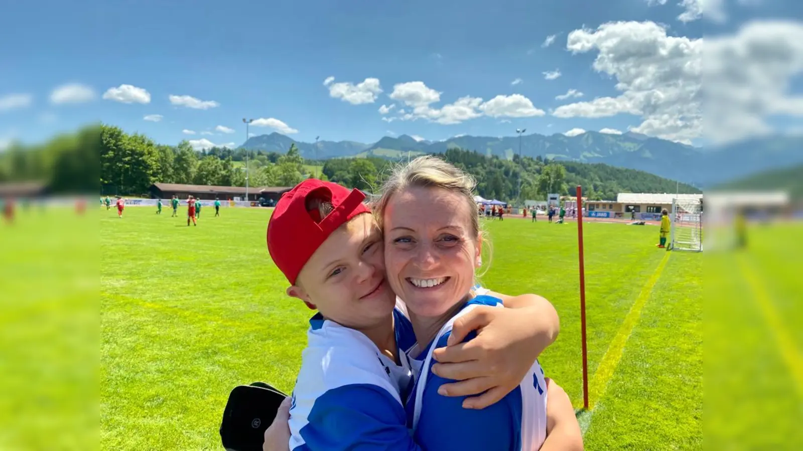 Mit oder ohne Handicap – im Inklusionsteam sind alle gleichwertig, einzigartig und ganz besondere Menschen: Sie können den Sport auf unbeschwerte Art erleben. (Foto: SCL)