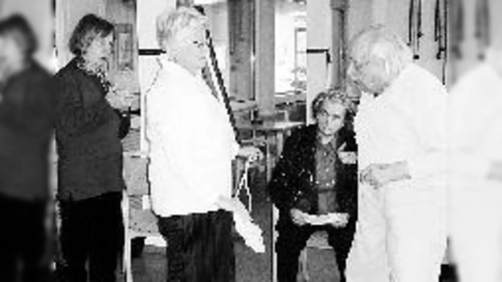 Auch das Ausrauben will gelernt sein  hier proben die »Räuber von Menzing«.	  (Foto: Veranstalter)