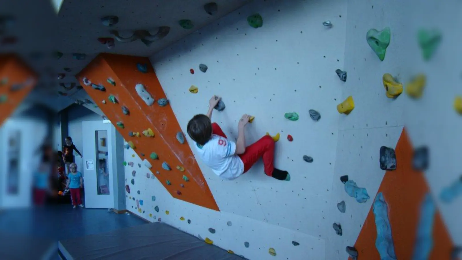 Die neue Kletterwand hat dem Verein eine Menge neuer Mitglieder beschert. (Foto: pst)