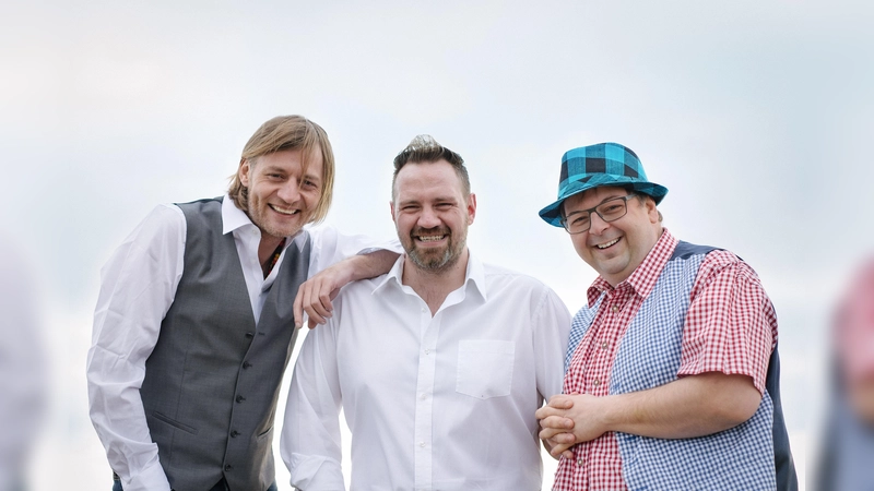 „Da Huawa, da Meier und I“ mit ihrem neuen Programm „AGRAT“ zu Gast beim Jubiläumsfest der Gebirgstrachten-Erhaltungsverein D’Ammertaler Ottendichl e.V.. (Foto: VA)