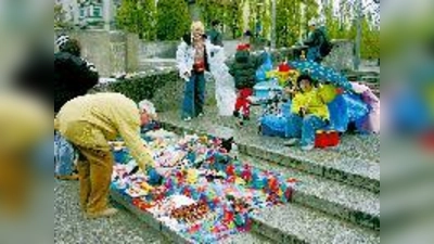 Sie sind ganz groß im Handeln und Feilschen, die lieben kleinen Flohmarktgänger.	 (Fotos: pt)