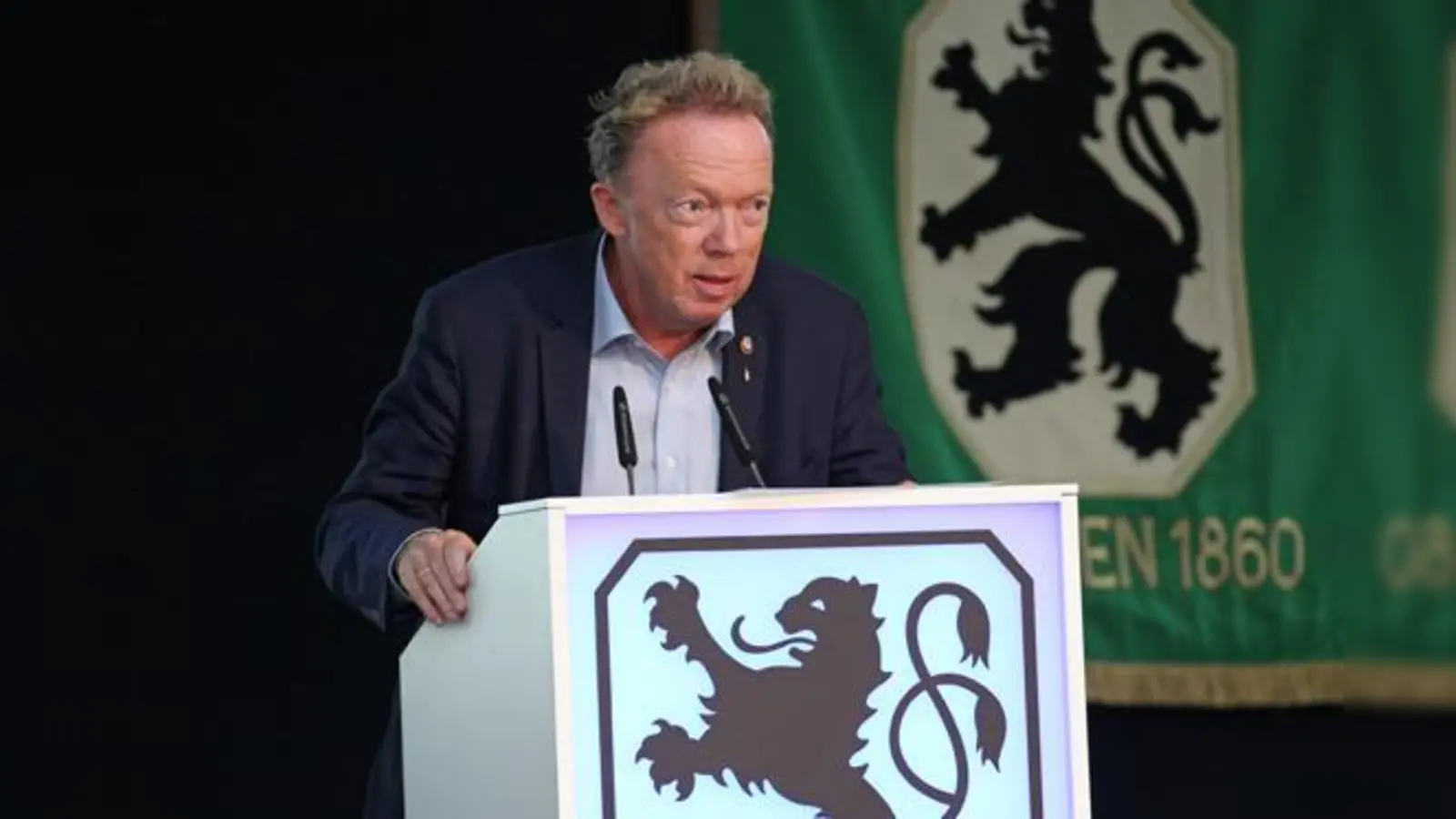 Freude über einen neuen Hauptsponsor: Löwen-Präsident Peter Cassalette.  (Foto: A. Wild)