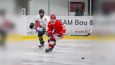 Stürmer Marc Bosecker erzielte beim letzten Testspiel des EHC Klostersee bei den Königsbrunn Pinguinen das 1:2. (Foto: smg)