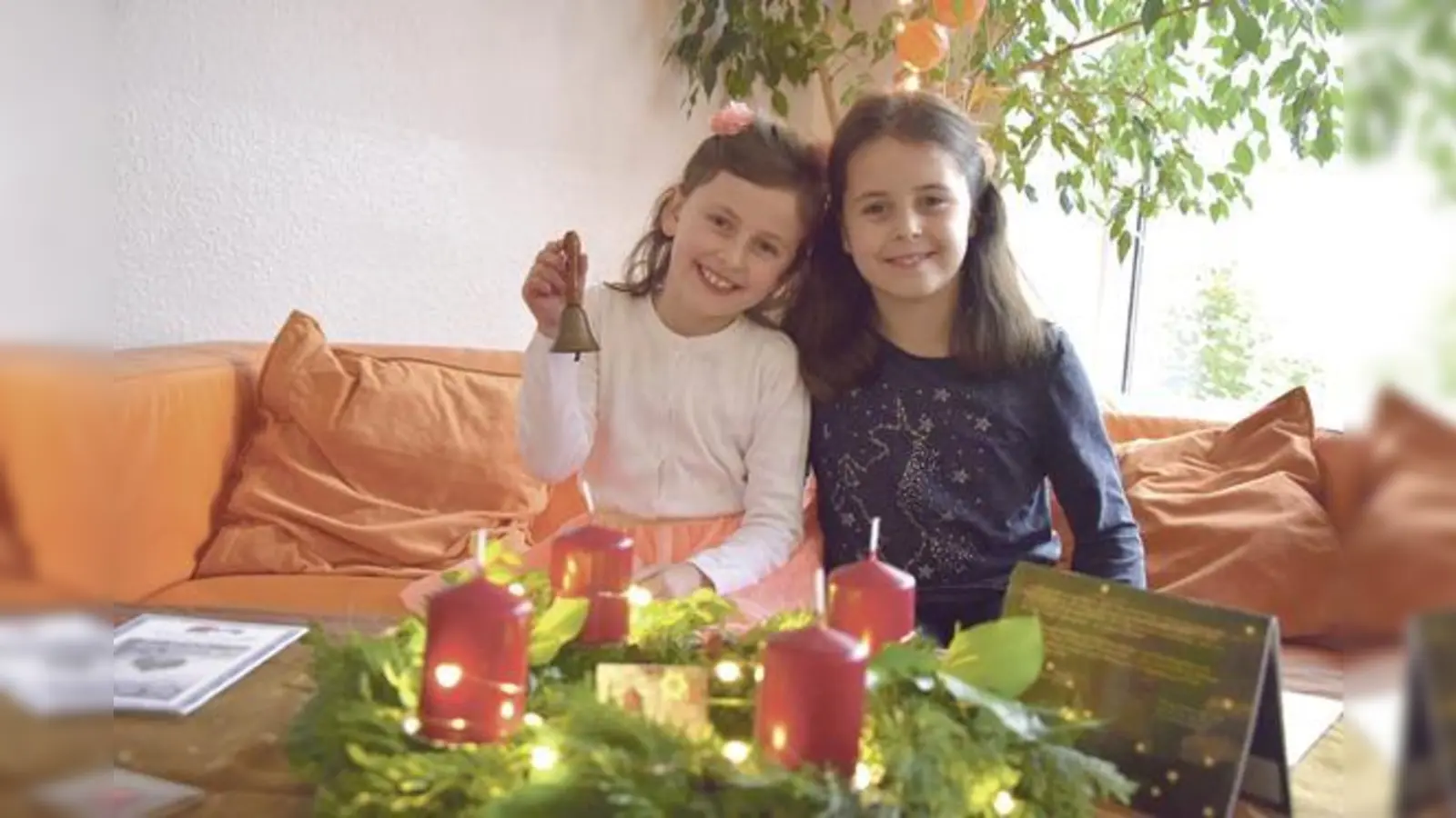 Die Kinder des Kindertreffs sangen beim Adventsmarkt im Generationenzentrum Weihnachtslieder.	 (Foto: VA)