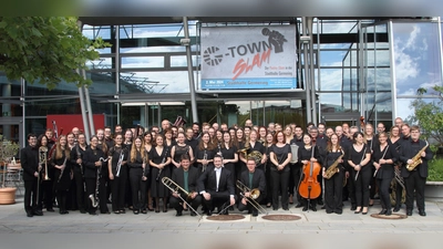 Mit kraftvoller Blasmusik werden beim Herbstkonzert des Sinfonischen Blasorchesters Germering Helden aller Art zum Leben erweckt. (Foto:   © SBO)