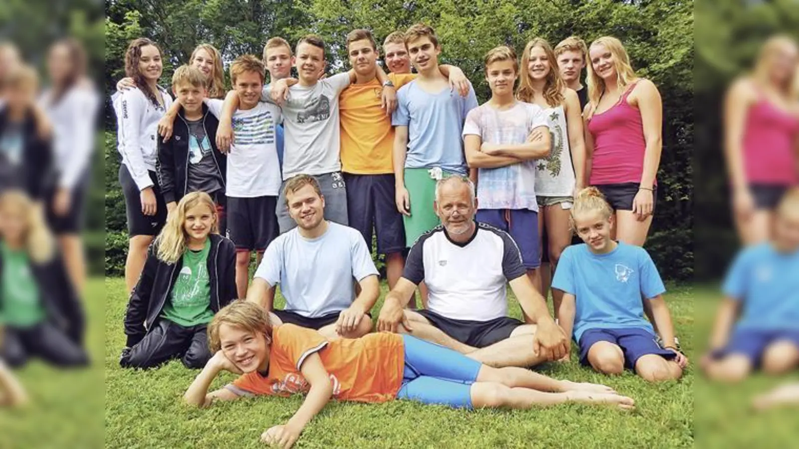 V.l.n.r. hinten Lara S., Robin F., Karin K., Nick B., Florian W., Jacopo V., Magnus S., Steffen B., Tom N., Noah R., Helen S., Eric H., Sarah-I. M. sitzend, JoAnn A., Trainer Pierre M. und Jens L., Laura G., liegend Niclas B.  (Foto: TSV Hohenbrunn)