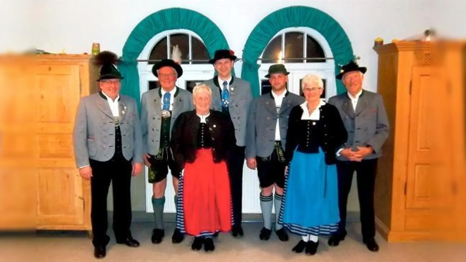 Geehrte DAmmertaler Ottendichl (von links): 1. Vorstand Arnold Lainer, Hans Arsan, Traudl Arsan, Markus Forster, Christian Strasser, Erni Hutterer und Walter Hutterer.	 (Foto: Verein)