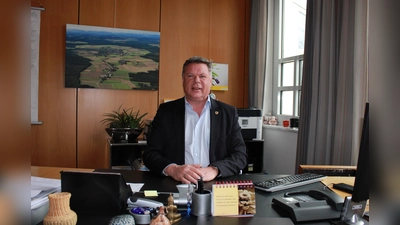 Piet Mayr bleibt der Chef im Zornedinger Rathaus. Er holte die absolute Mehrheit. (Foto: Stefan Dohl)