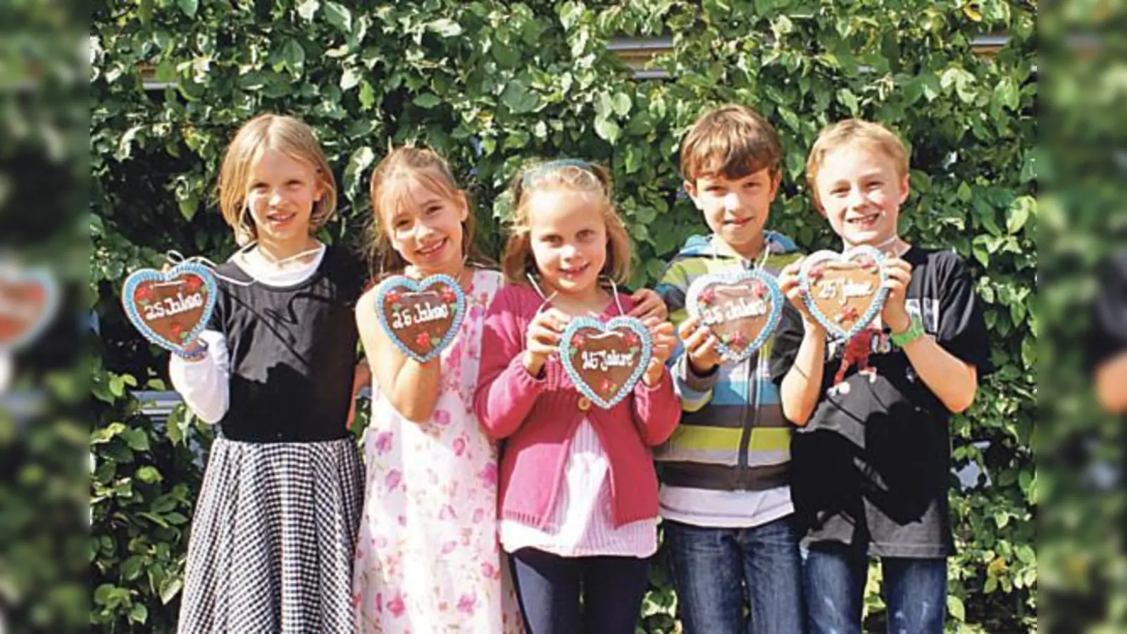 Fröhliche Feier zum 25. Geburtstag an der Grundschule an der Fritz-Lutz-Straße.  (Foto: privat)