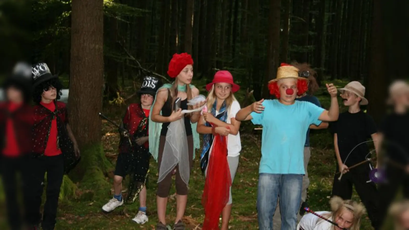 Die Kinder, die am Ferienprogramm des Zirkus Cassani teilgenommen haben, verzauberten das Publikum mit ihrer Vorstellung. (Foto: ek)