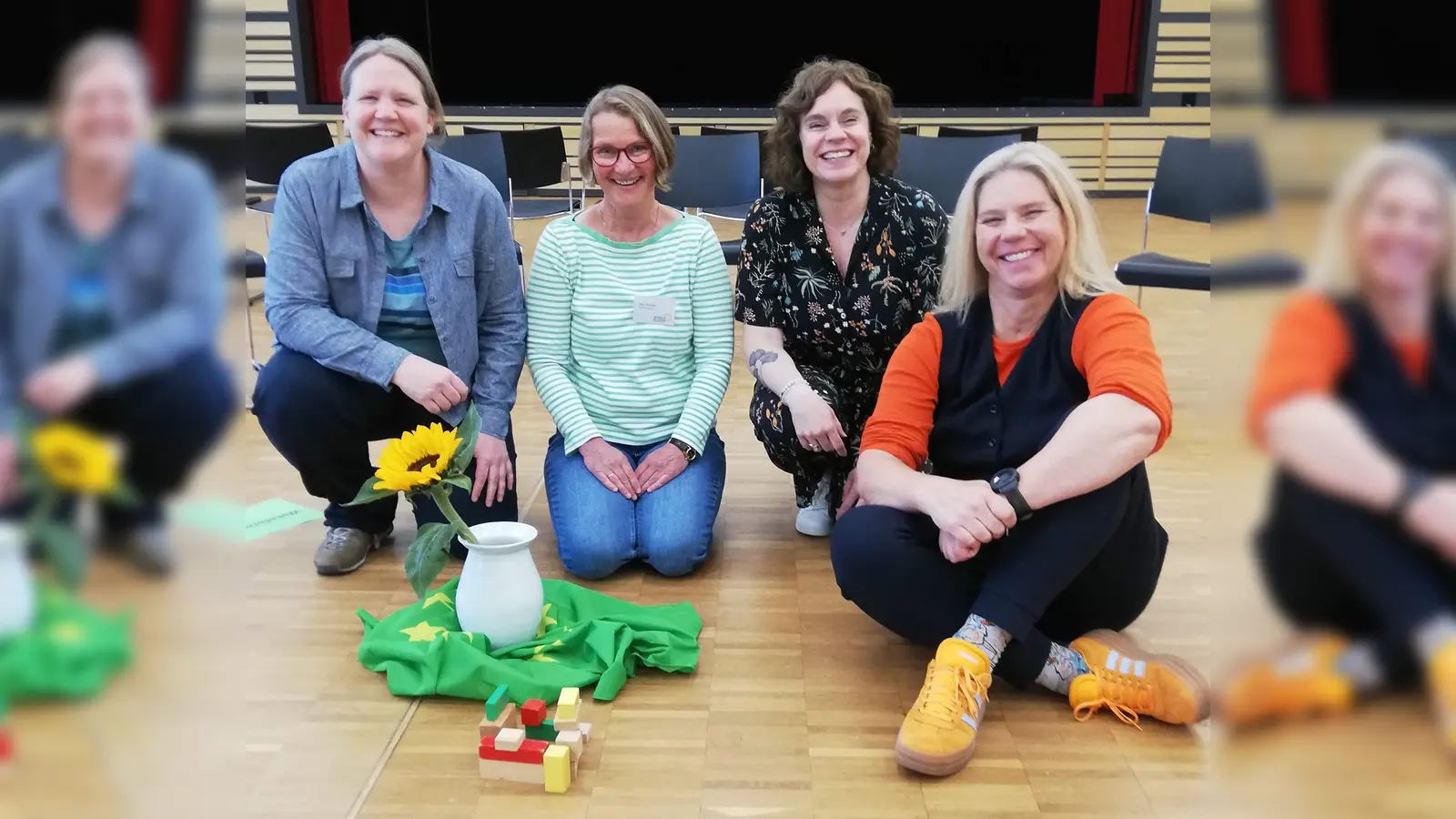 Diskutierten Wohnkonzepte und ökologisches Bauen: Dr. Lisa Bock, Anja Kiemle, MelanieKude und Elke Schubert (v l.).  (Foto:  Hubert Laux )