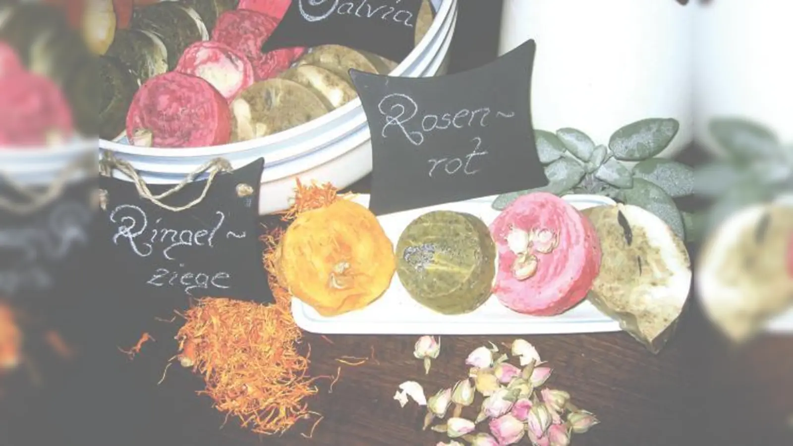 Naturseifen selbst herstellen im Kaltverfahren. Ein Grundkurs mit Kräuterpädagogin Dana Weidner.     (Foto: Dana Weidner)