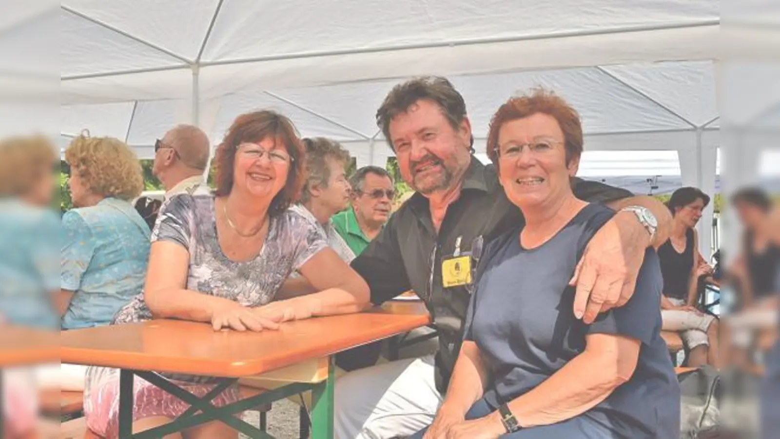 Das Vorstand-Team beim diesjährigen Kultursommertag: Stellvertrende Vorsitzende Marina Achhammer (li), Erwin Bohlig und Gertrud Schermer.	 (Foto: ar)