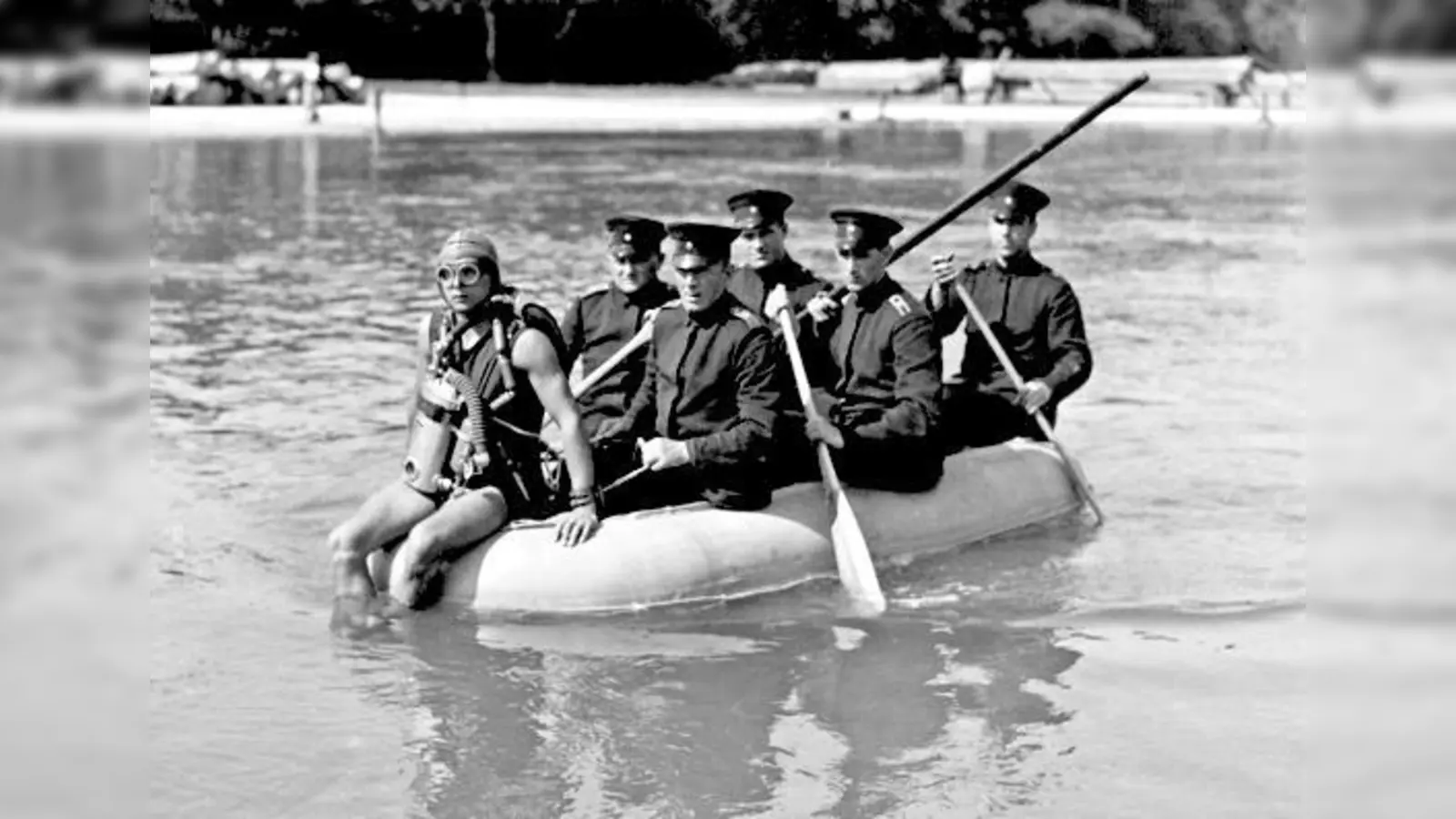 Taucher der Münchner Feuerwehr 1930.	 (Foto: Feuerwehr)