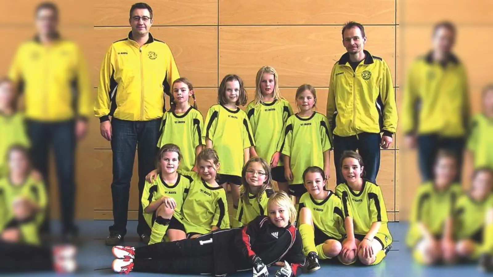 Auch die Torhüterinnen-Frage haben die engagierten E-Mädchen und ihre Trainer geklärt.	 (Foto: VA)