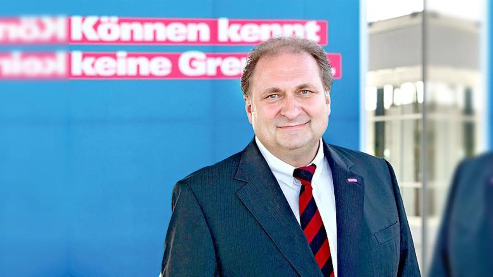 Maler- und Lackierermeister Hans Peter Wollseifer ist Präsident des ZDH (Zentralverband des Deutschen Handwerks), Präsident des Deutschen Handwerkskammertages und Vorsitzender des Unternehmerverbandes Deutsches Handwerk.	 (Foto: ZDH / Ortrud Stegner)