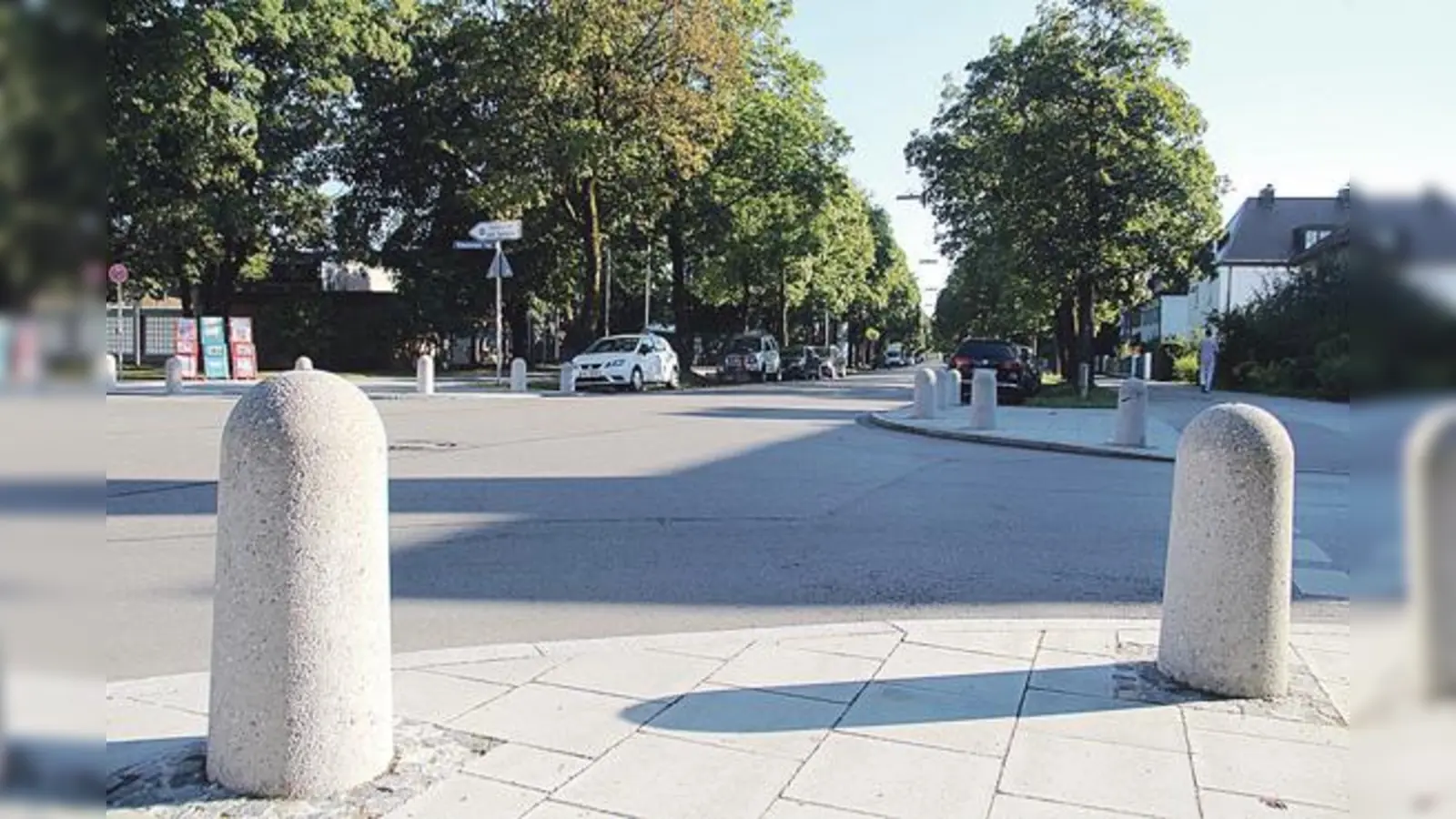 Wenigstens bemalen! Der BA will schönere Straßenabsperrungen in der Säbener Straße.	 (Foto: HH)
