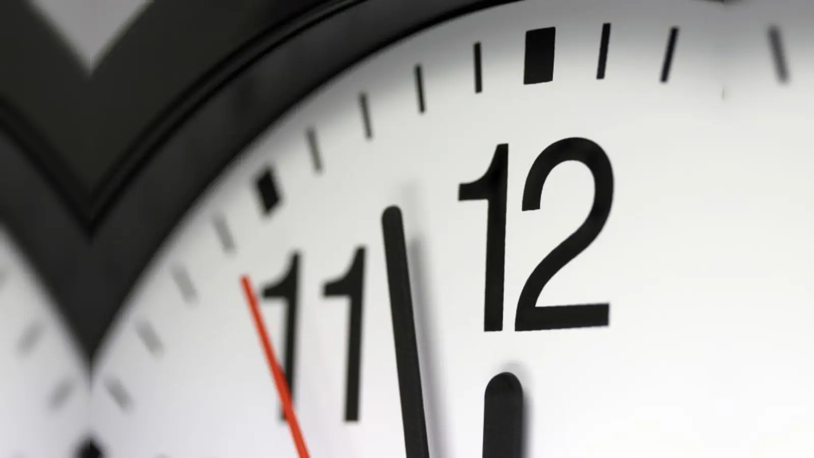 Die CDU hat auf dem Parteitag angeregt, Europaweit die Sommerzeit abzuschaffen. Was sagen unsere Leser dazu? (Foto: istockphoto.com/mbbirdy)