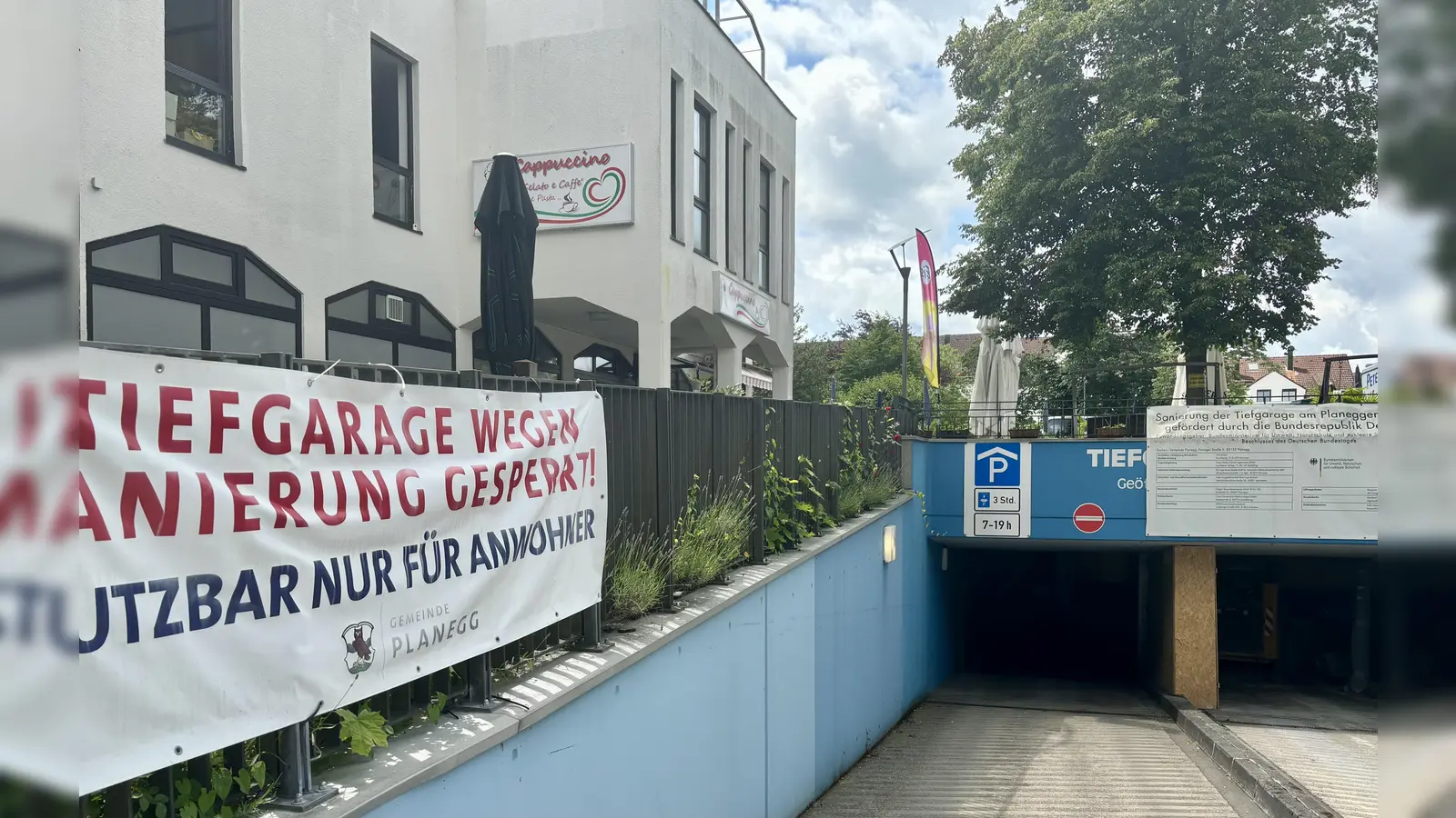 Die Sanierung der Planegger Tiefgarage unter dem Marktplatz ist wahrscheinlich erst im Mai 2025 abgeschlossen. Anwohner können die Garage allerdings bereits nutzen. (Foto: Ulrike Seiffert)