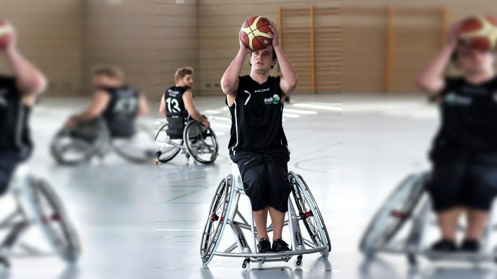 Spielertrainer Benjamin Ryklin beim Wurf.  (Foto: Verein)