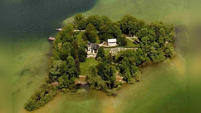 Von oben: Die Roseninsel im Starnberger See. (Foto: Bayerische Schlösserverwaltung)