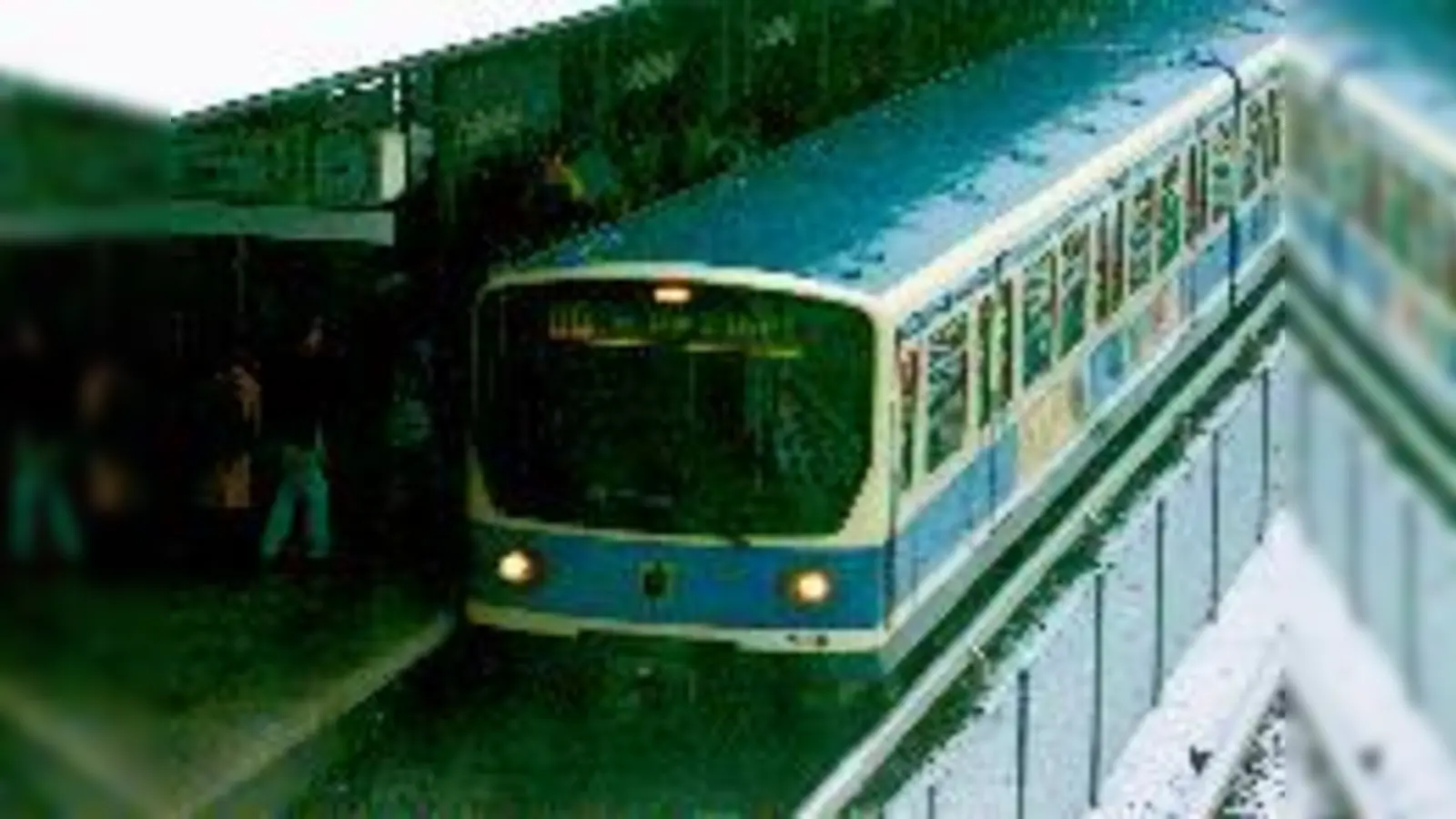 In Zukunft soll der Umstieg in den Pendelzug in Fröttmaning reibungslos ablaufen  das jedenfalls versucht die MVG so umzusetzen.	 (Foto: ks)