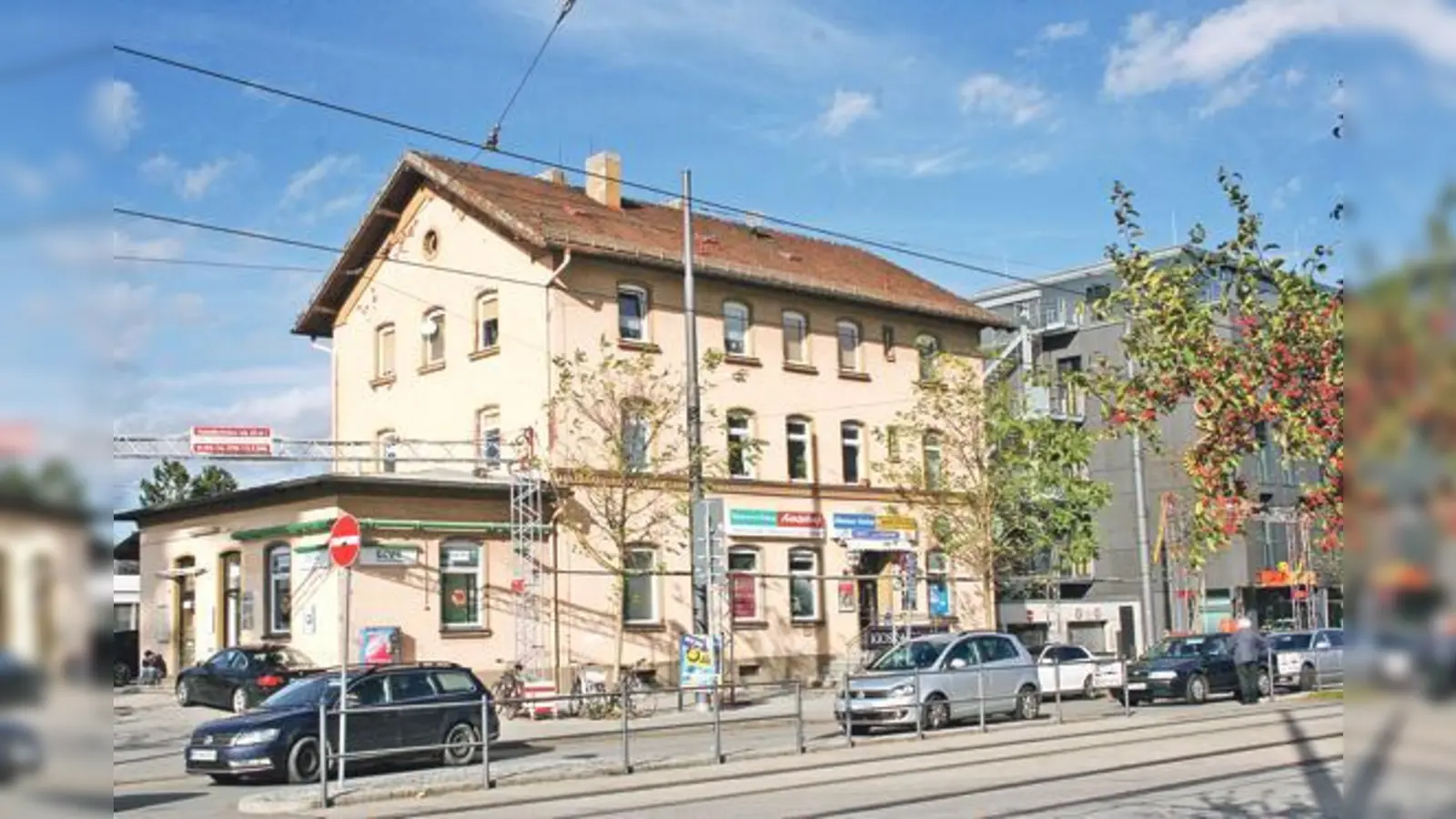 Das Bahnhofsgebäude an der S-Bahn-Station Moosach wurde kürzlich verkauft und soll nun saniert werden.	 (Foto: ws)