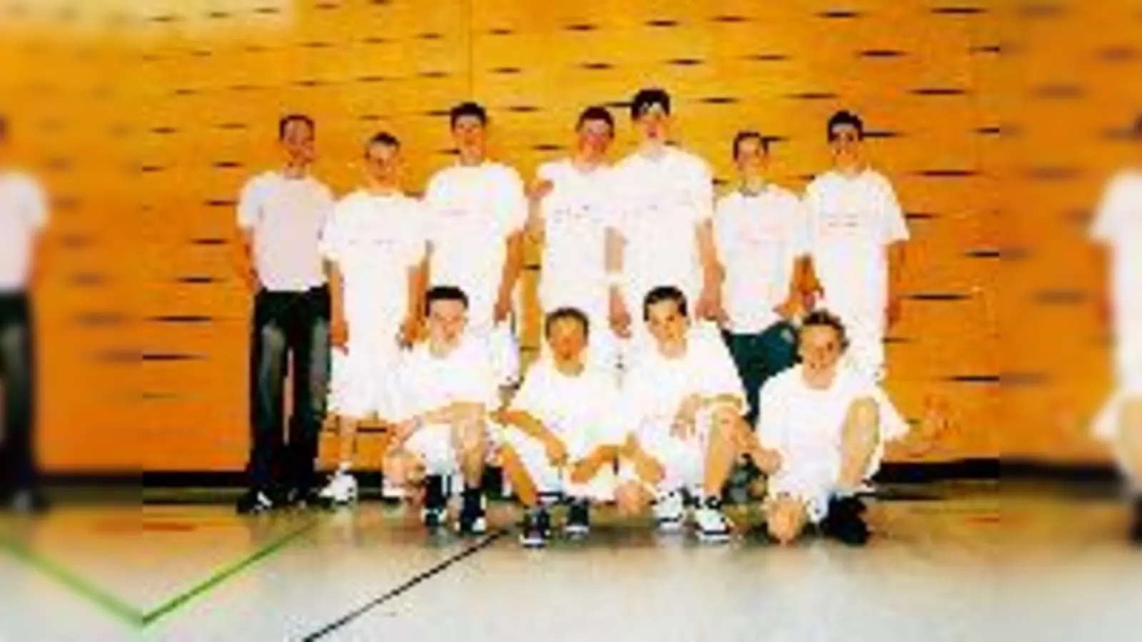 Einsatz in 3,05 Meter  (Foto: Kirill Serov erzielt gerade im Foto links zwei Punkte für den TSV Schleißheim. Das Team von Trainer Martin Gumz)