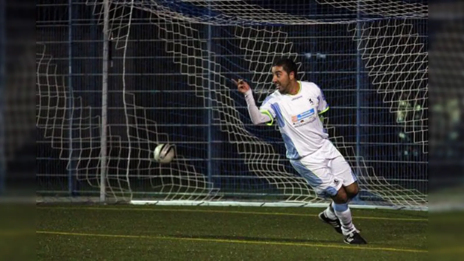 Wassim El Kadhi trifft zum 1:0 für die Löwen.  (Foto: A. Wild)