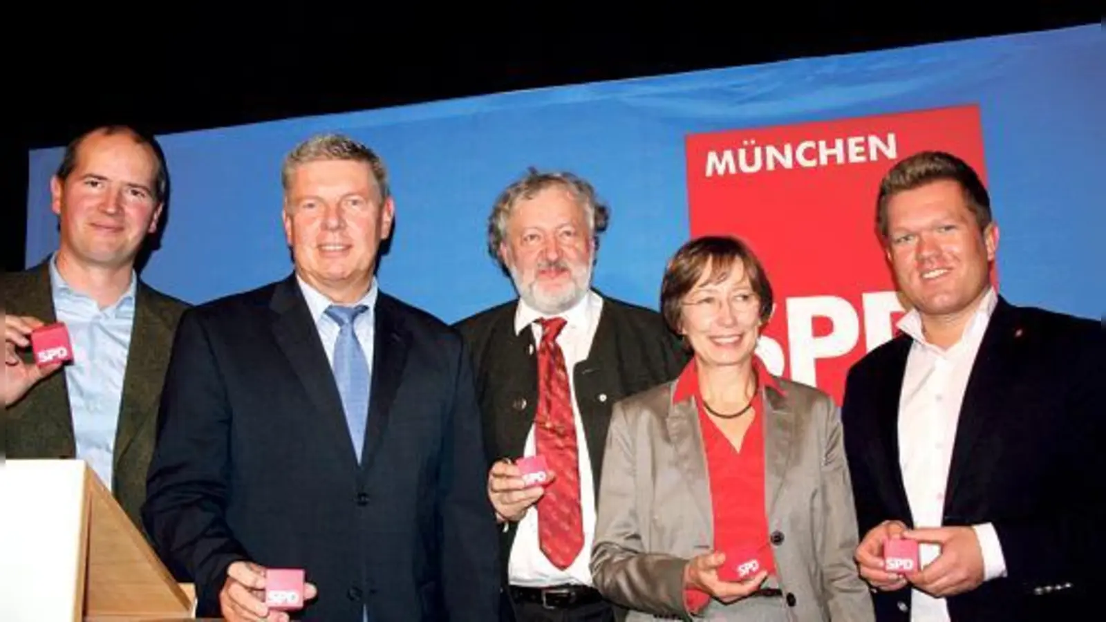 Herbstempfang der SPD im neuen Kulturzentrum 2411: BA-Vorsitzender Markus Auerbach, Wirtschaftsreferent Dieter Reiter, die Stadträte Dr. Reinhard Bauer und Heide Rieke sowie SPD-Bundestagskandidat Florian Post.	 (Foto: ws)