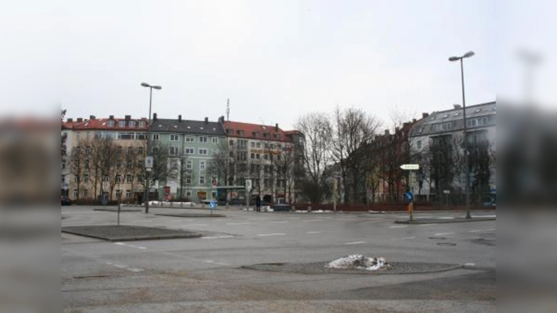 Der sonst stark befahrene Heimeranplatz könnte zum „Tag des Lärms”, wenn alle Autos in den Garagen blieben, den Eindruck vermitteln, das Viertel sei ausgestorben. (Foto: tg)