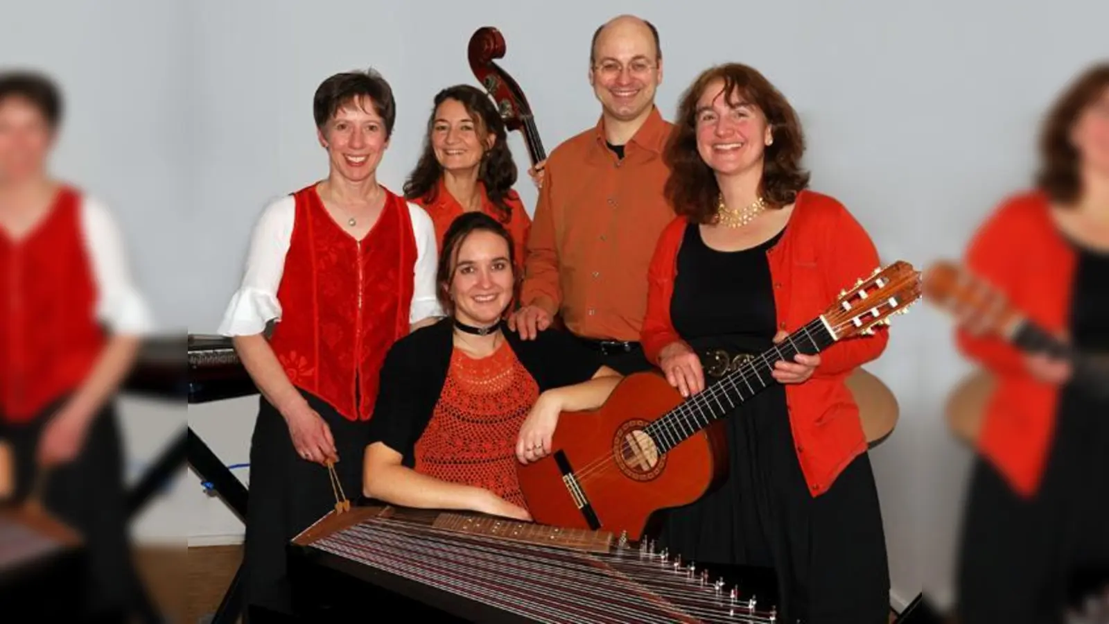 Saitenensemble Bayrisch Creme zu Gast bei der „Bayerischen Weihnacht” in Neukeferloh.  (Foto: Privat)
